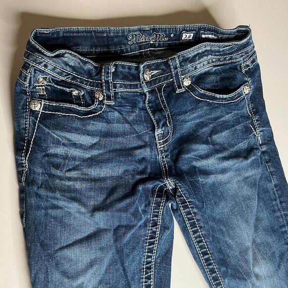 Miss Me Jeans Women’s 28 x 34 Boot Cut Blue Denim Wing Embellished Pockets M3080 - Picture 11 of 12